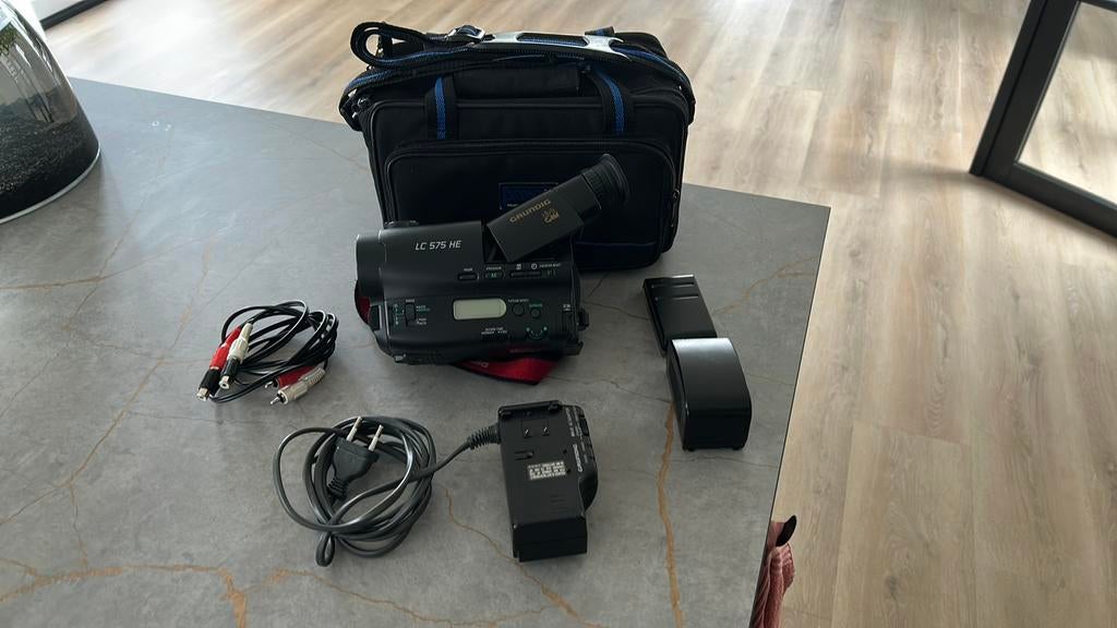 Grundig LC575HE met 2 accu’s plus lader tas kabels compleet, Audio, Tv en Foto, Videocamera's Digitaal, Overige merken, Mini dv