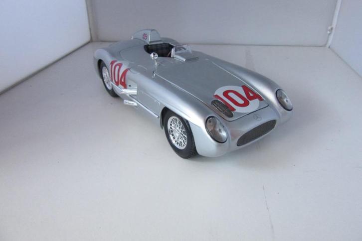 Mercedes 300 SLR # 104  1;18, Hobby en Vrije tijd, Modelauto's | 1:18, Zo goed als nieuw, Auto, Maisto, Ophalen of Verzenden