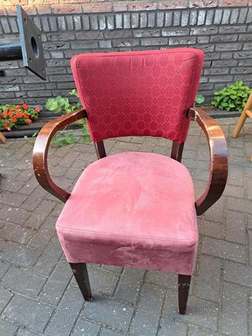 Stoelen  beschikbaar voor biedingen