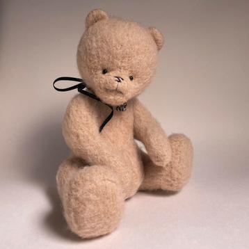 Teddybeer handgemaakt, nieuw voor verzamelaars beschikbaar voor biedingen