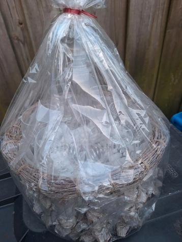 Glazen karaf met 6 glazen in leuke mand nieuwe beschikbaar voor biedingen