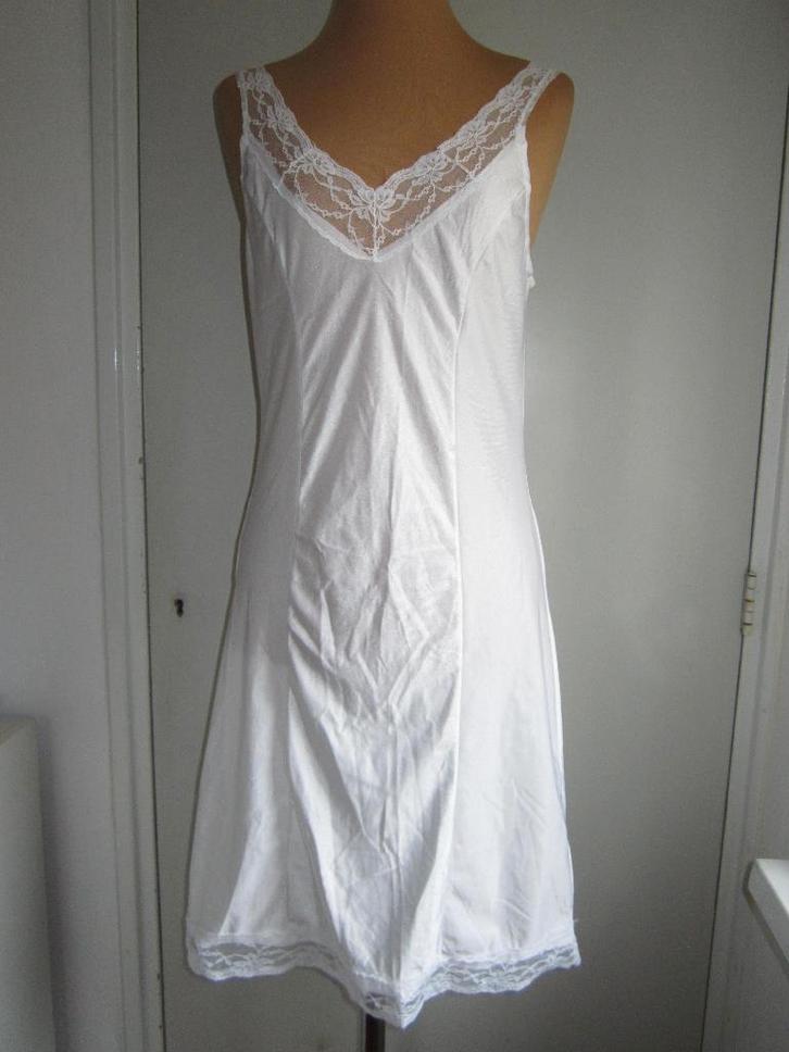 onderjurk maat M, Kleding | Dames, Ondergoed en Lingerie, Overige typen, Wit, Verzenden