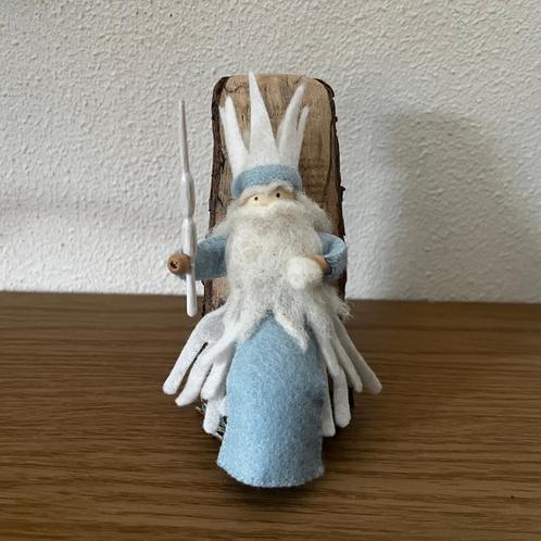 Koning Winter van vilt, Hobby en Vrije tijd, Vilt, Nieuw, Figuurtje(s), Ophalen of Verzenden