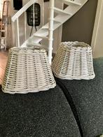 2 Witte rotan lampenkappen - 13x18 cm, Wit, Ophalen of Verzenden, Zo goed als nieuw, Overige vormen