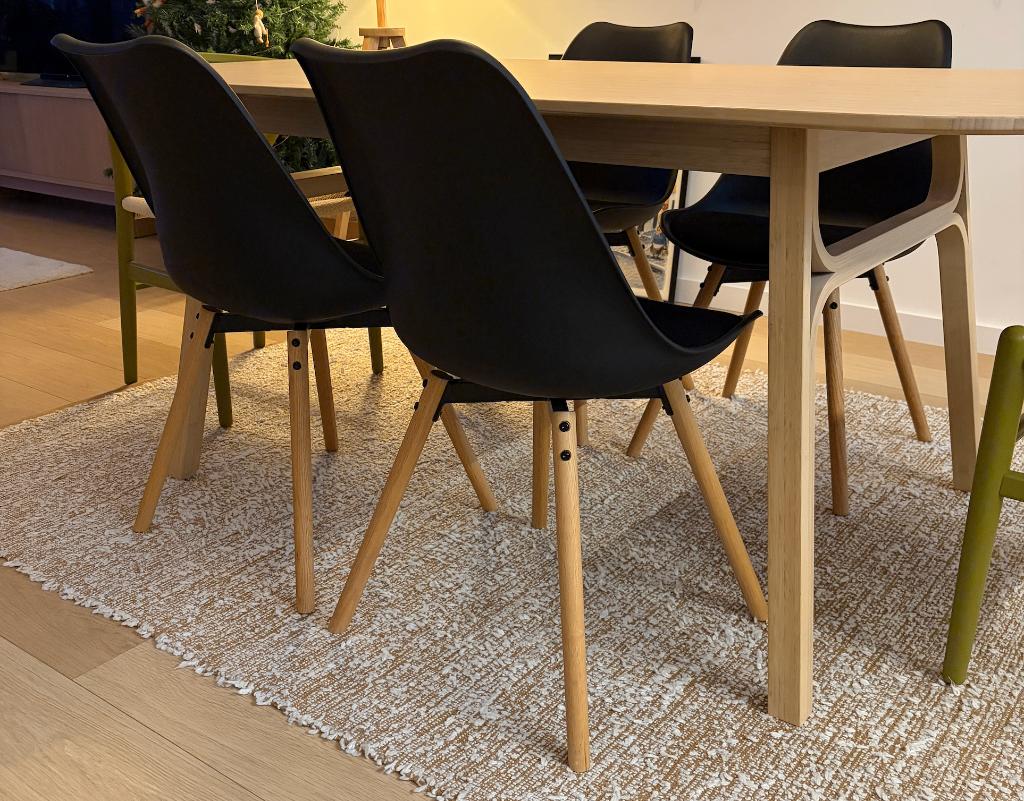 4x JYSK Eetkamerstoel KASTRUP zwart/naturel eiken, Huis en Inrichting, Stoelen, Zo goed als nieuw, Vier, Hout, Kunststof, Stof