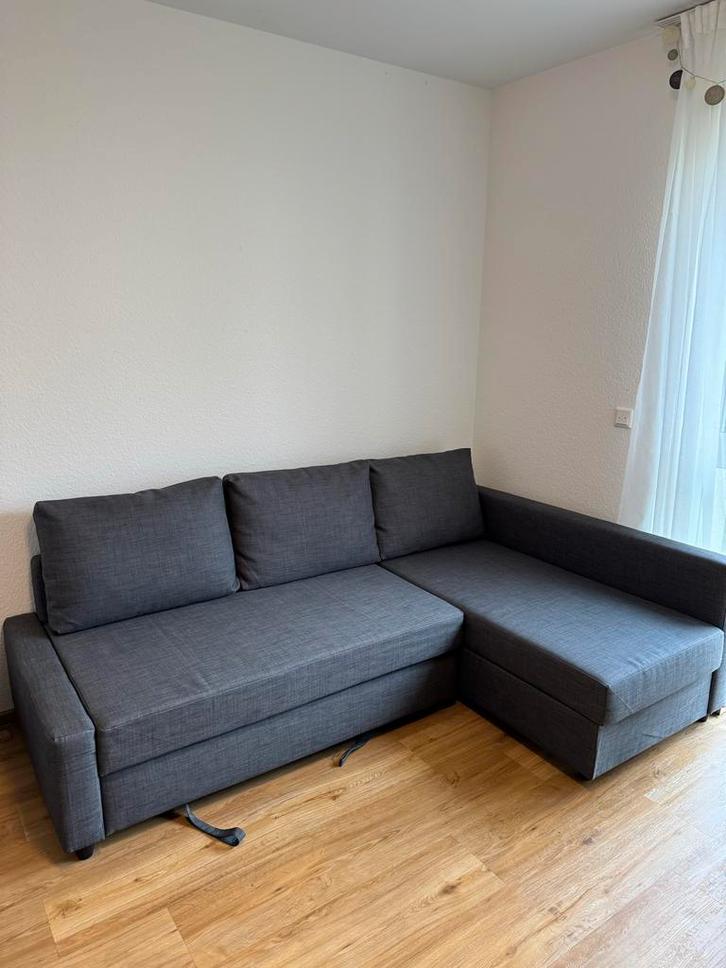 FRIHETEN hoekslaapbank met opberger, Huis en Inrichting, Banken | Complete zithoeken, Zo goed als nieuw, Stof, Ophalen