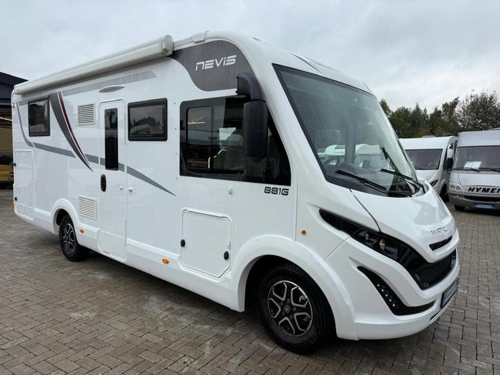 McLouis Nevis 881G Queensbed Hefbed Automaat 15000km 2024, Caravans en Kamperen, Campers, Bedrijf, tot en met 5, Integraal, McLouis