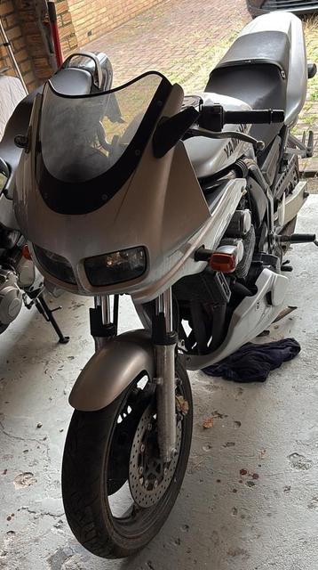 Yamaha Fazer 400, loop of sloop beschikbaar voor biedingen