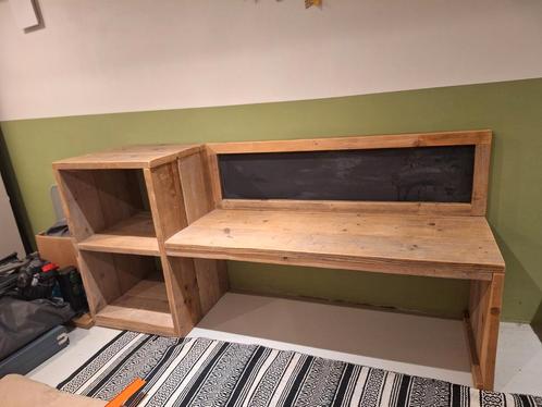 Steigerhouten speeltafel met krijtbord, Kinderen en Baby's, Kinderkamer | Overige Meubels, Zo goed als nieuw, Tafel, Ophalen