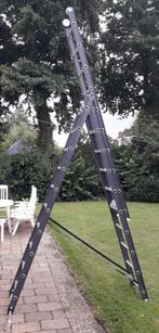 3 X 10 treden ladder met muurafhouder., Doe-het-zelf en Verbouw, Ladders en Trappen, Ophalen, Zo goed als nieuw, Ladder, Opvouwbaar of Inschuifbaar