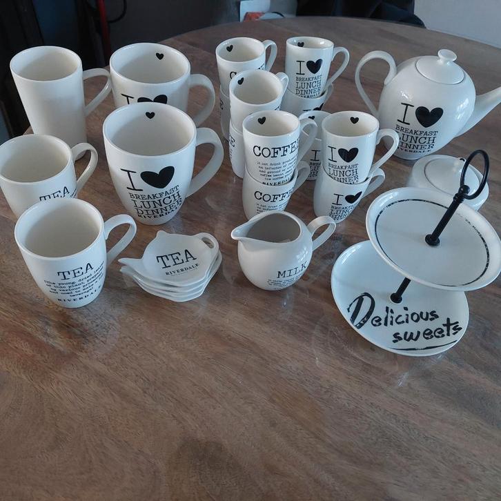 Service riverdale, Huis en Inrichting, Keuken | Servies, Zo goed als nieuw, Compleet servies, Overige stijlen, Porselein, Ophalen