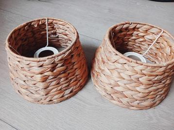 2 lampenkapjes van zeegras beschikbaar voor biedingen