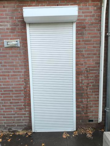 Aluminium handmatig rolluik. beschikbaar voor biedingen