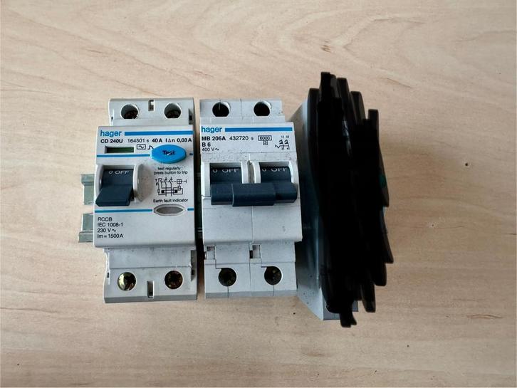 Installatie automaat / Aardlekschakelaar - Hager, Hobby en Vrije tijd, Elektronica-componenten, Gebruikt, Ophalen of Verzenden