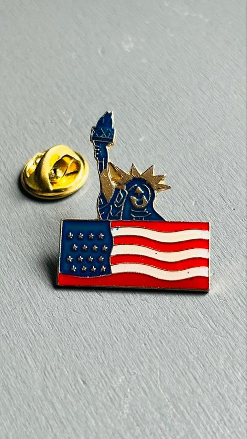 Vrijheidsbeeld / vlag USA pin, Verzamelen, Speldjes, Pins en Buttons, Zo goed als nieuw, Ophalen of Verzenden
