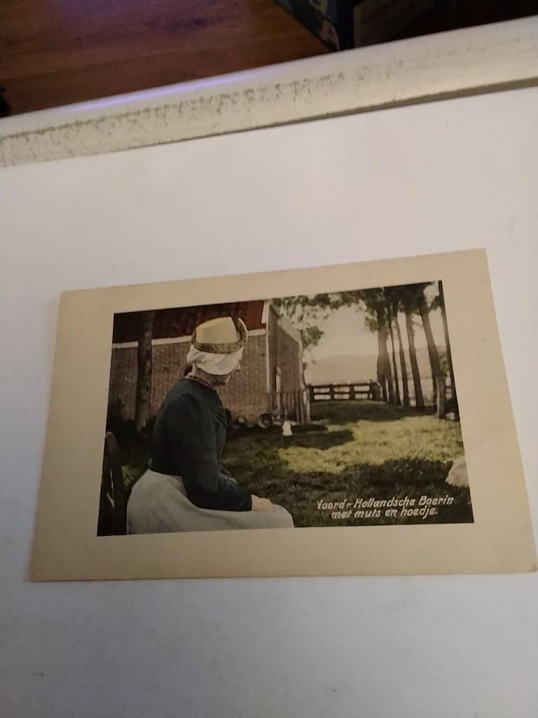 NOORD HOLLANDSCHE BOERIN MET MUTS EN HOEDJE, Ophalen of Verzenden, Voor 1920, Klederdracht