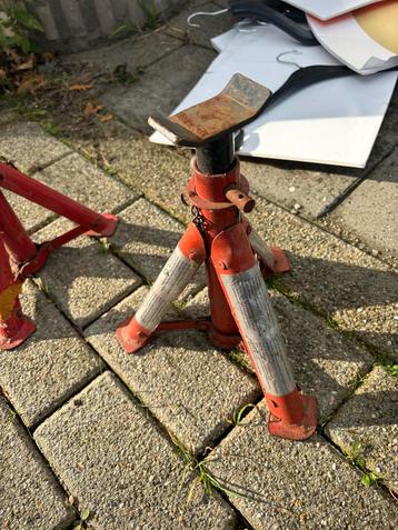 Autokriksteunen - Set van 2 beschikbaar voor biedingen