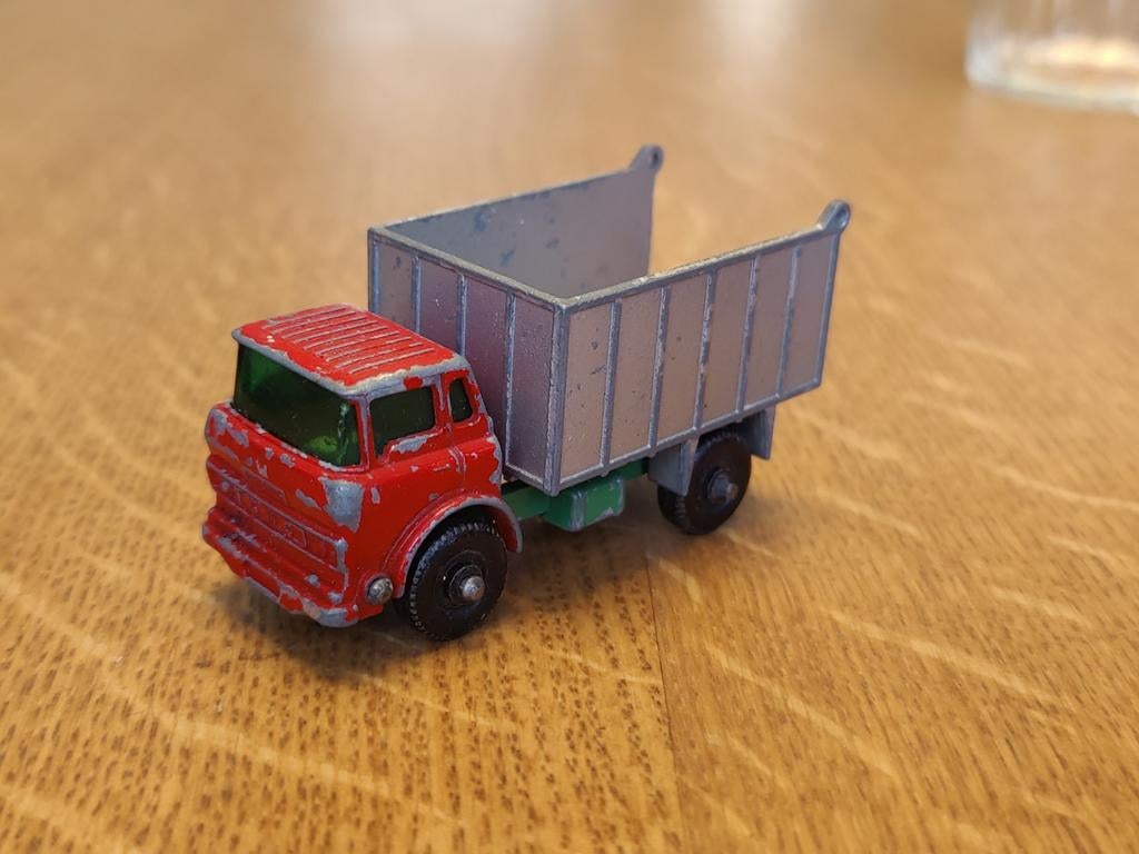 Matchbox GMC Tipper Truck, Ophalen of Verzenden, Zo goed als nieuw, Bus of Vrachtwagen