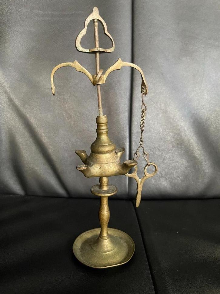 Een oude vintage antieke snotneus olielamp poppenhuis, Verzamelen, Poppenhuizen en Toebehoren, Verzenden