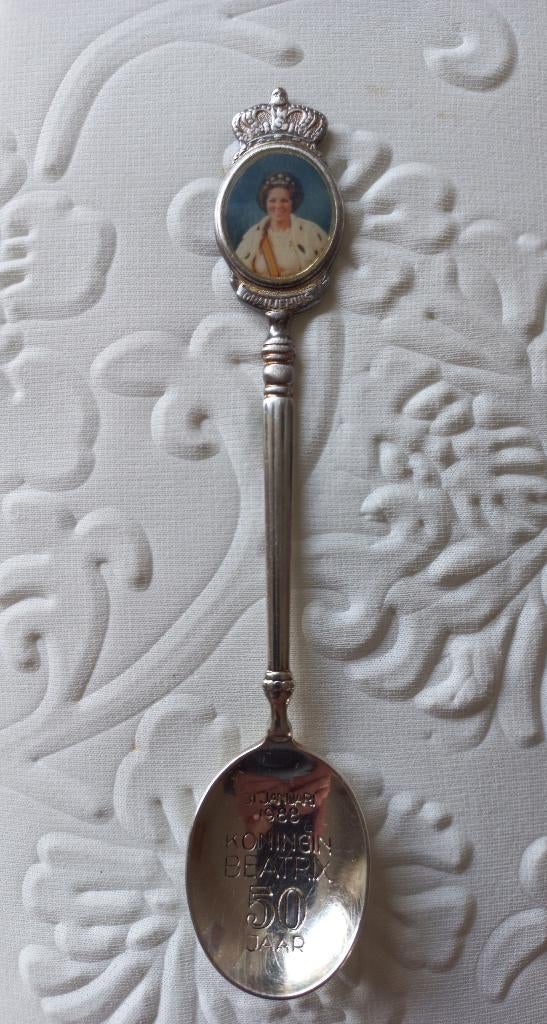 Lepeltje Koningin Beatrix 50 jr in 1988, Ophalen of Verzenden, Nieuw, Overige materialen, Bestek