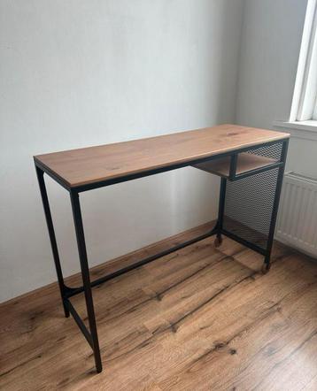 IKEA FJÄLLBO laptoptafel – zwart met hout – goede staat beschikbaar voor biedingen