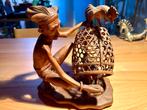 Houtsnijwerk  Indonesie Man met twee hanen., Antiek en Kunst, Kunst | Beelden en Houtsnijwerken, Ophalen of Verzenden