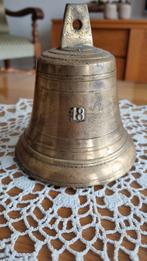 Antieke messing deurbel nummer 18, Antiek en Kunst, Antiek | Koper en Brons, Ophalen
