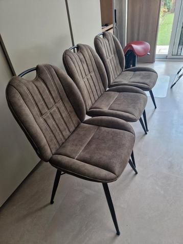 3 Suède Stoelen - Moderne Stijl beschikbaar voor biedingen