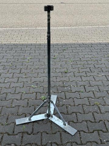 Parasolvoet beschikbaar voor biedingen