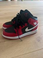 Nike Jordan maat 36,5 rood zwart, Kinderen en Baby's, Jongen of Meisje, Schoenen, Ophalen of Verzenden, Zo goed als nieuw