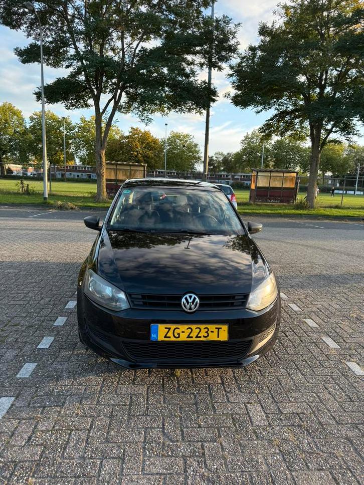 Volkswagen Polo 1.2 6V 44KW 5D 2010 Zwart, Auto's, Volkswagen, Particulier, Polo, Airbags, Apple Carplay, Bluetooth, Climate control