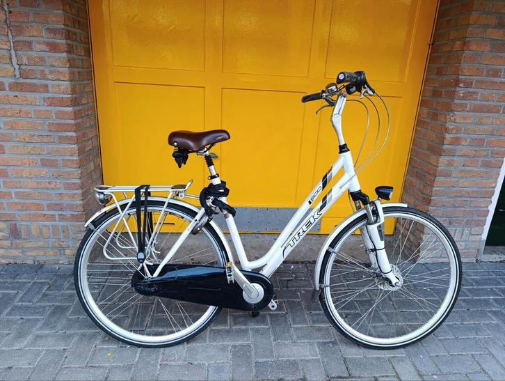 Trek navigator, Fietsen en Brommers, Fietsen | Meisjes, Zo goed als nieuw, 26 inch of meer, Handrem, Versnellingen, Ophalen of Verzenden