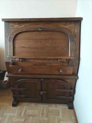 Antiek Secretaire Bureau beschikbaar voor biedingen