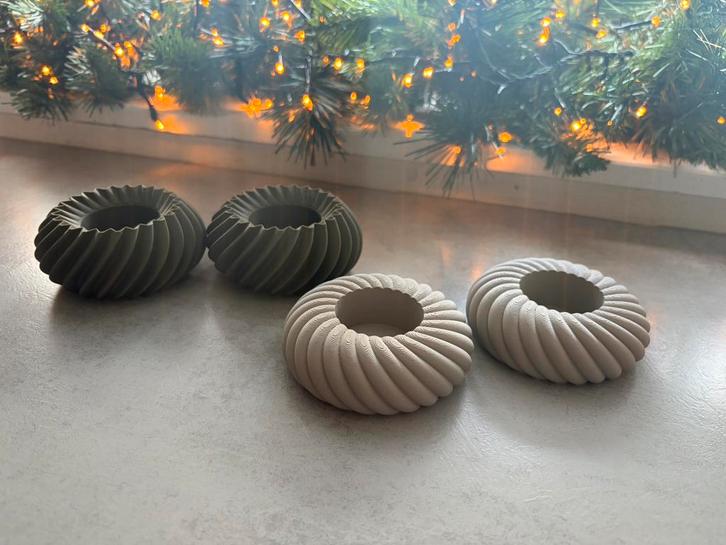 Theelichten set van 2 in 3D design, Huis en Inrichting, Woonaccessoires | Kandelaars en Kaarsen, Nieuw, Minder dan 25 cm, Overige materialen