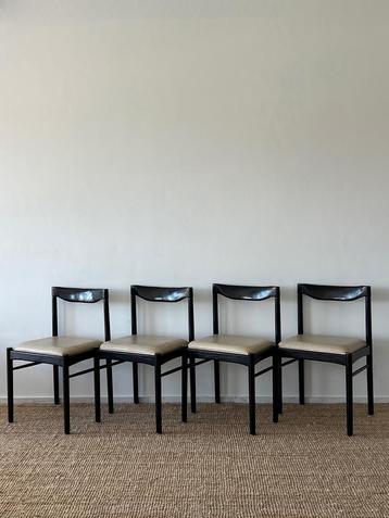Vintage mid century houten stoelen, set van 6 beschikbaar voor biedingen