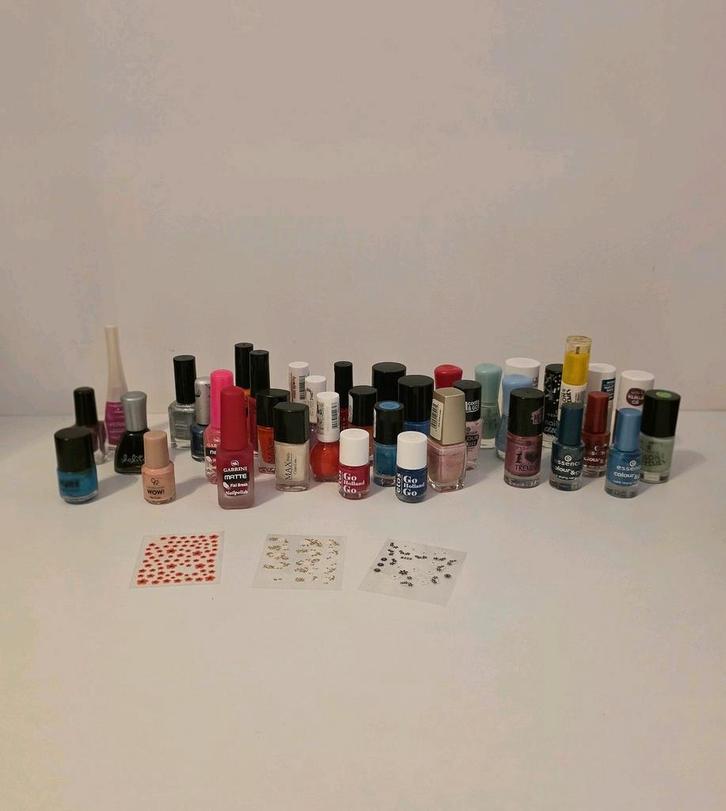 Veel nagellak nagel lak verschillende merken kleuren, Sieraden, Tassen en Uiterlijk, Uiterlijk | Cosmetica en Make-up, Handen en Nagels