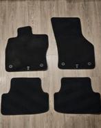 Vloermatten Audi met witte stiknaden (zo goed als nieuw)., Auto diversen, Automatten, Ophalen, Zo goed als nieuw