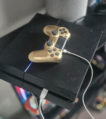 PlayStation 4 met Controller, HDMI & Stroomkabel beschikbaar voor biedingen