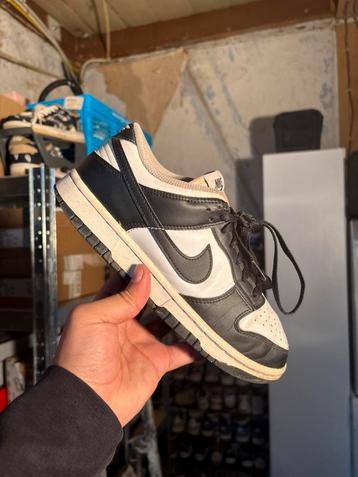 Nike Dunk Low Panda 38.5 beschikbaar voor biedingen