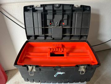 Grote Black & Decker Gereedschapskist beschikbaar voor biedingen