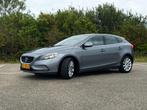 Volvo V40 1.6 T2 120PK 2015 Grijs, Voorwielaandrijving, Stof, Zwart, 4 cilinders