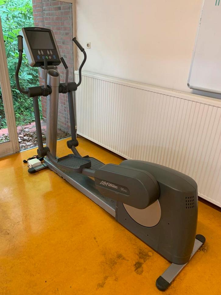 Professionele crosstrainer Life Fitness 95Xe, Sport en Fitness, Fitnessmaterialen, Gebruikt, Armen, Benen, Borst, Buik, Rug, Ophalen of Verzenden