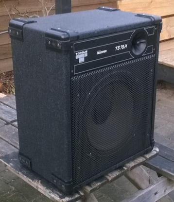 Luidsprekers 15 inch bas en 12 inch top beschikbaar voor biedingen