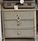 Brocante grijs houten ladekastje / 3 laadjes, Ophalen