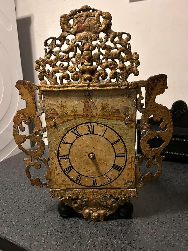Friese stoelklok ter restauratie., Antiek en Kunst, Antiek | Klokken, Ophalen of Verzenden