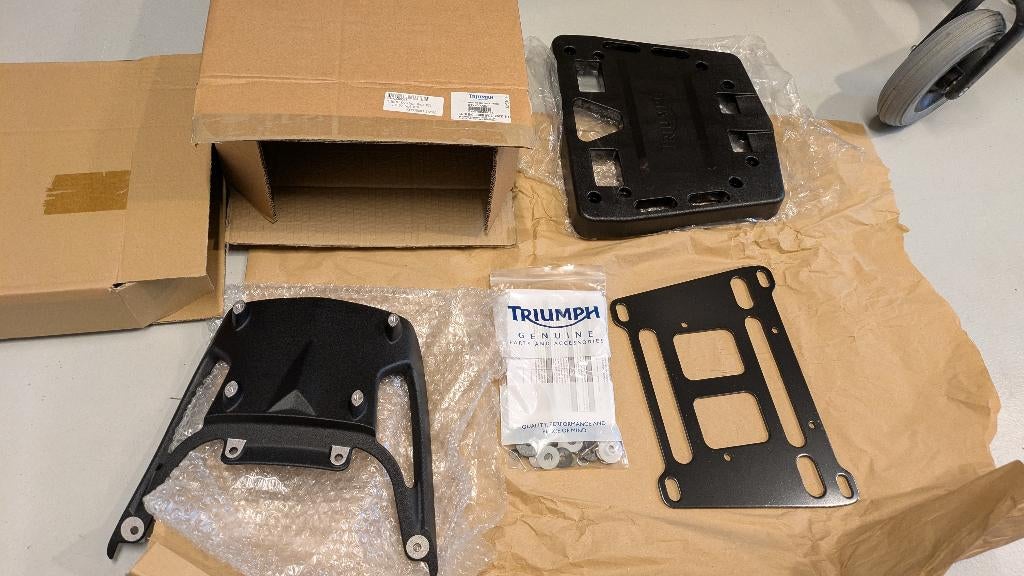 Triumph Tiger 1050 Sliding Carriage Rack Kit (A9508031), Ophalen, Nieuw