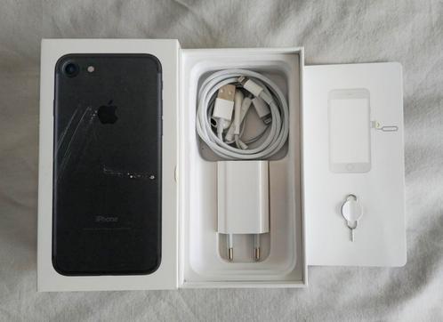 iPhone 7 met doos, oortjes en oplader. + iPhone 6, Telecommunicatie, Mobiele telefoons | Apple iPhone, Gebruikt, 32 GB, Zonder abonnement