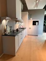 Complete Showroom Keuken SuperKeukens, Casali Zandgrijs, Overige kleuren, Hoekkeuken, Kunststof, Info@schueller.de