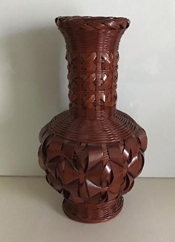 Japanse ikebana vaas. beschikbaar voor biedingen