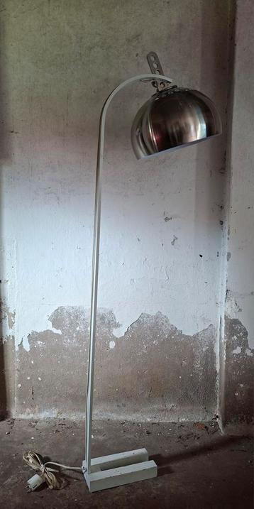 Vintage Dutch design vloerlamp beschikbaar voor biedingen